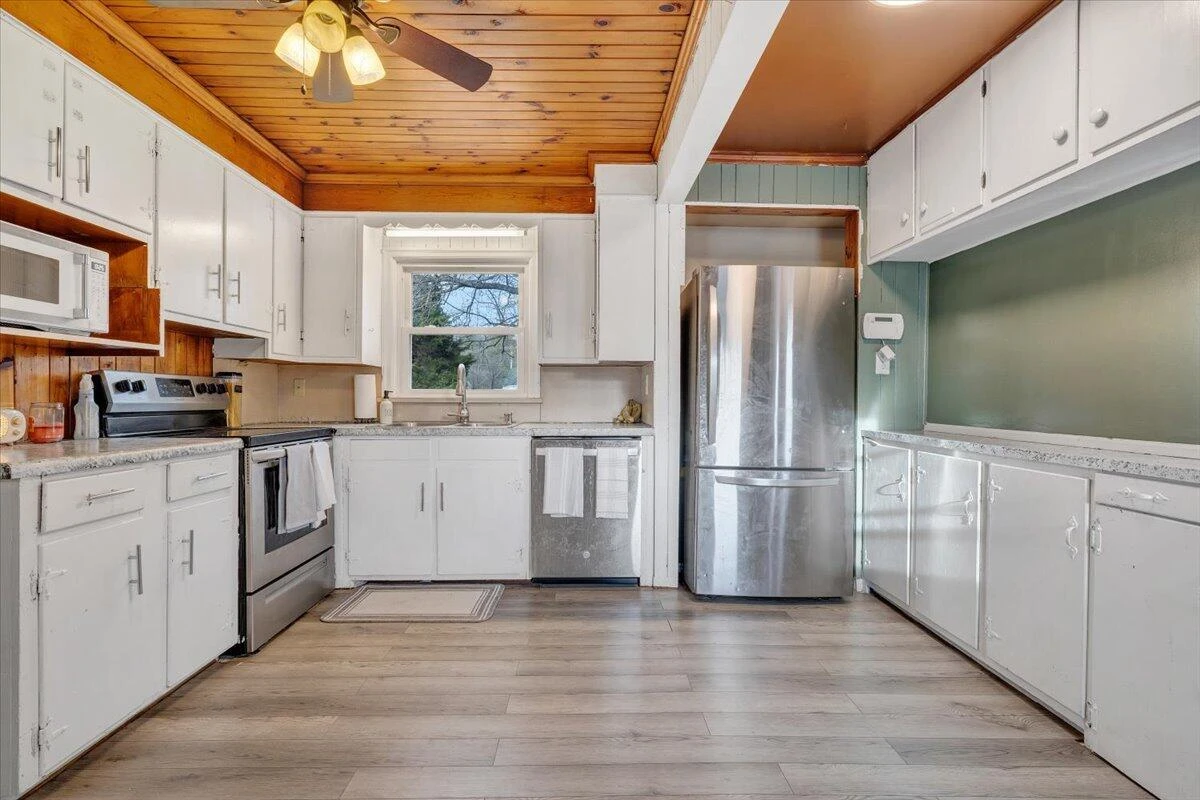 3358 Brandywine AVE - Photo 9