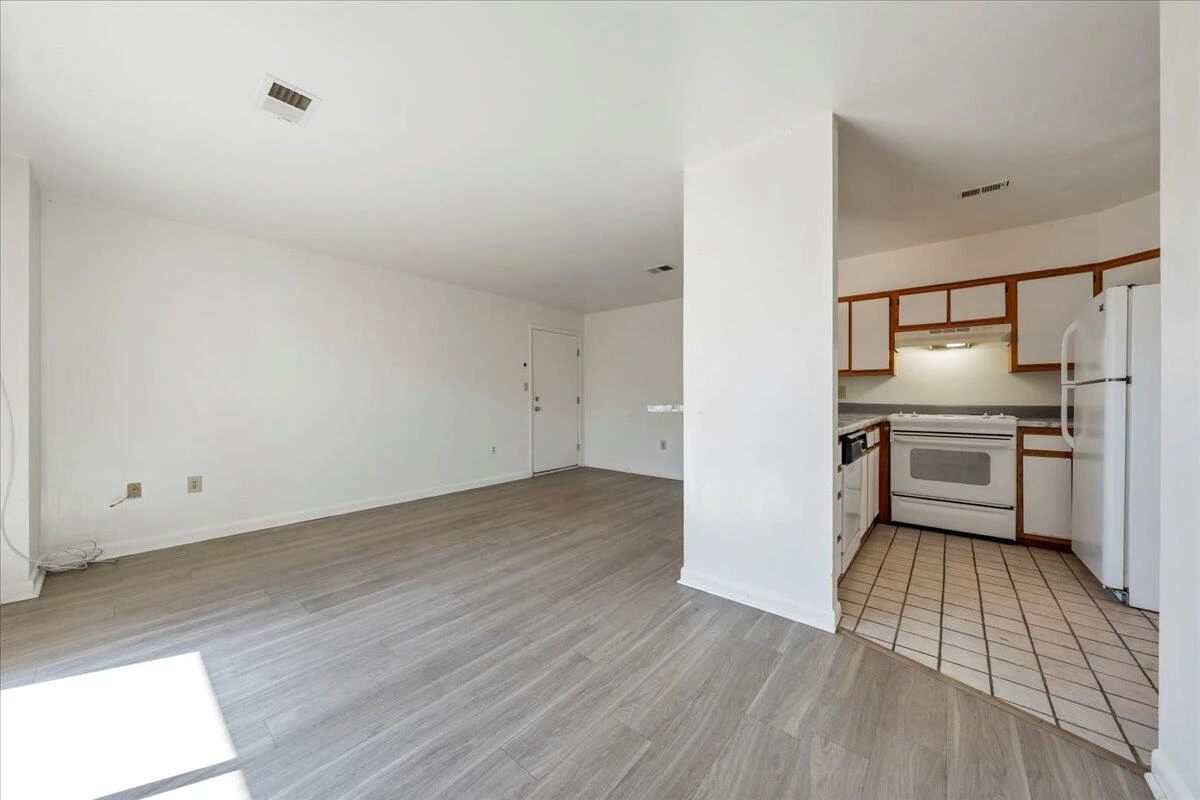 1215 Progress ST #D - Photo 11