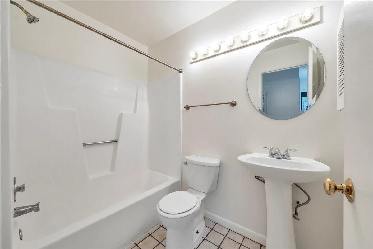 1215 Progress ST #D - Photo 19