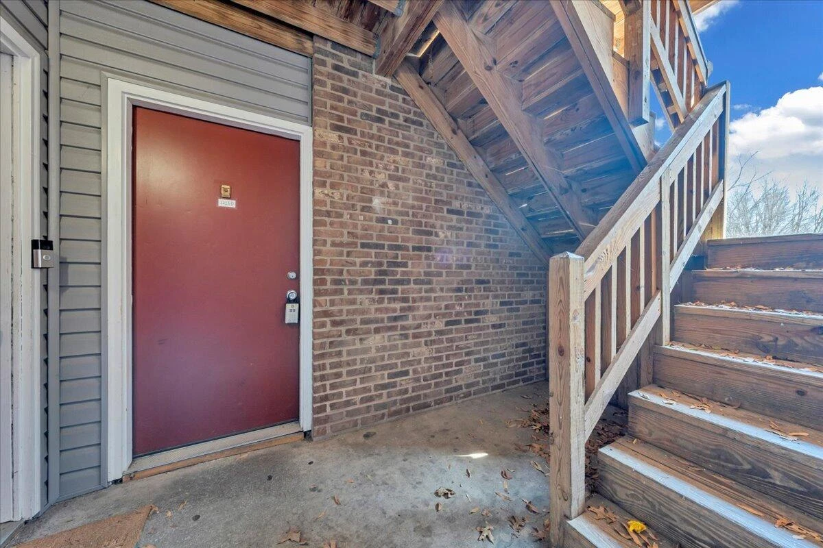 1215 Progress ST #D - Photo 3