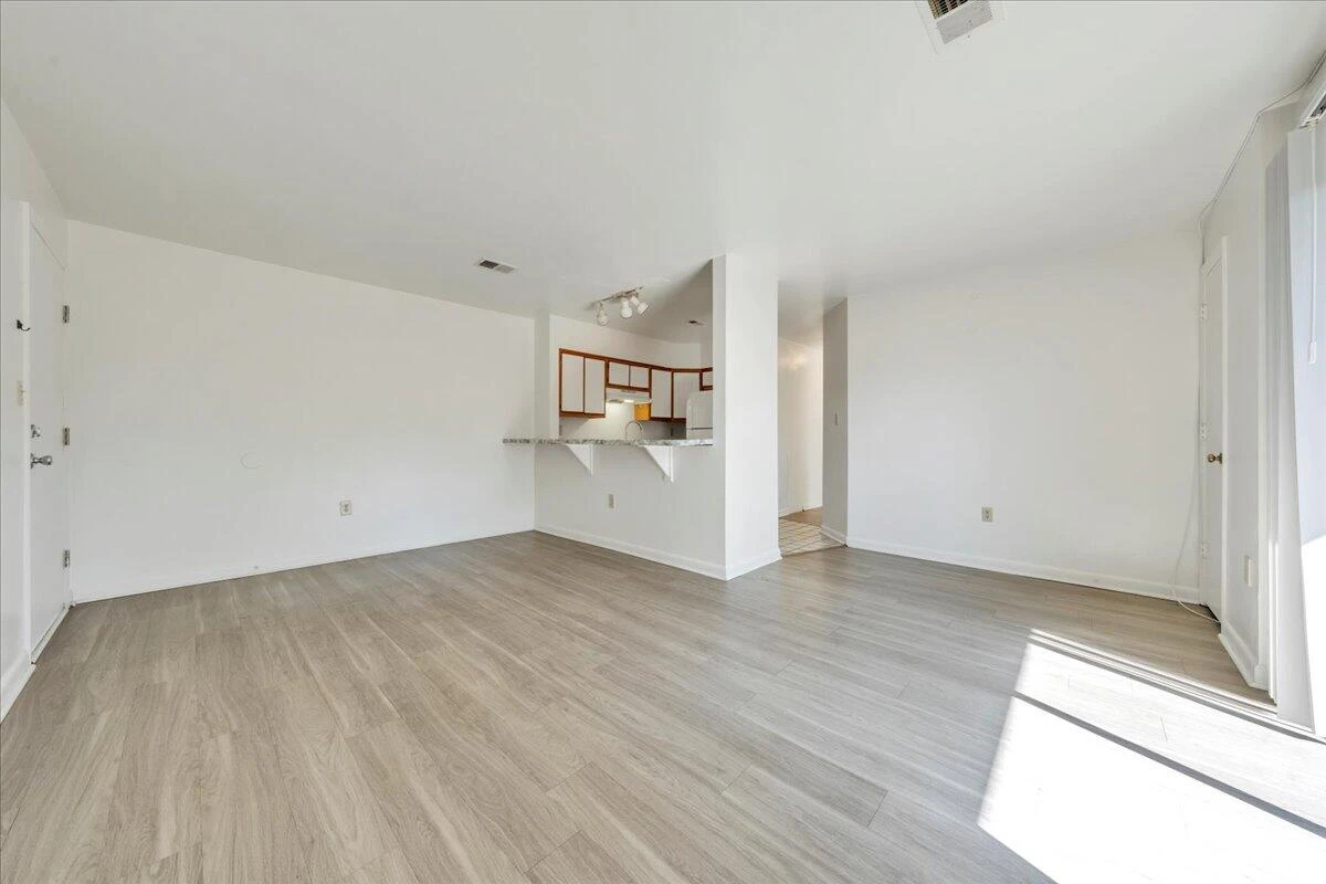 1215 Progress ST #D - Photo 5