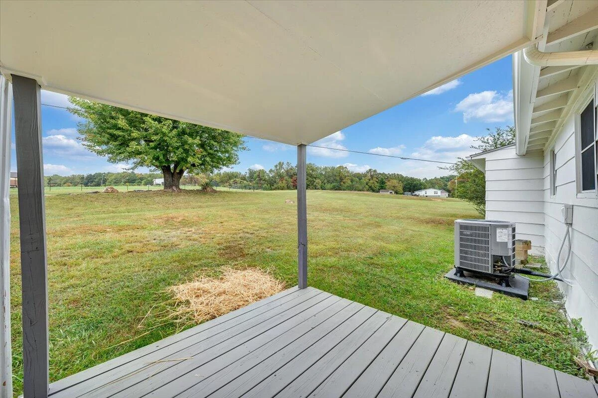 39 DAISY HILL LN - Photo 20