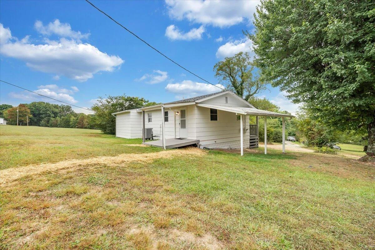 39 DAISY HILL LN - Photo 4
