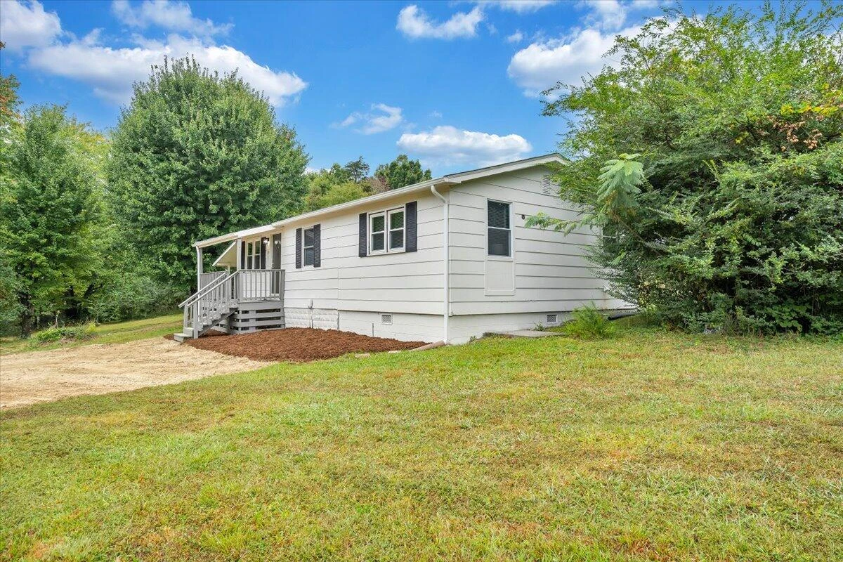39 DAISY HILL LN - Photo 6