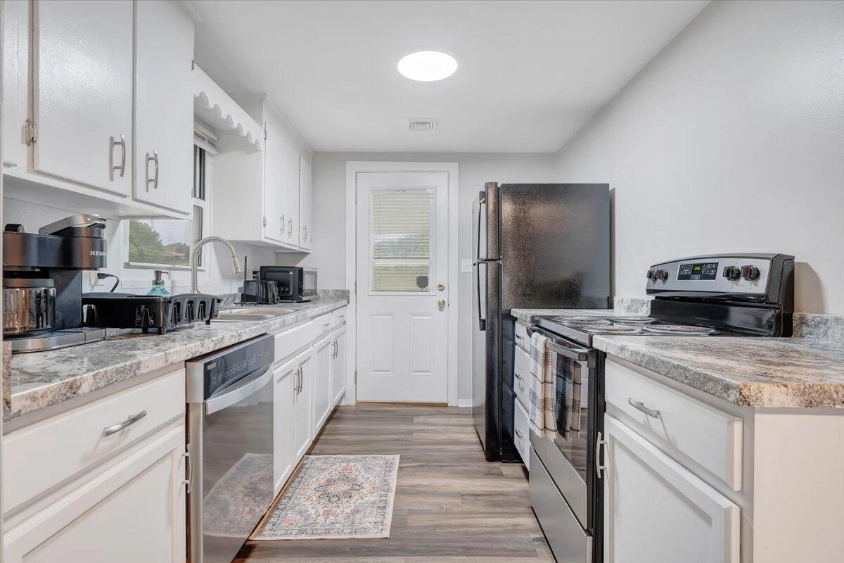 39 DAISY HILL LN - Photo 7