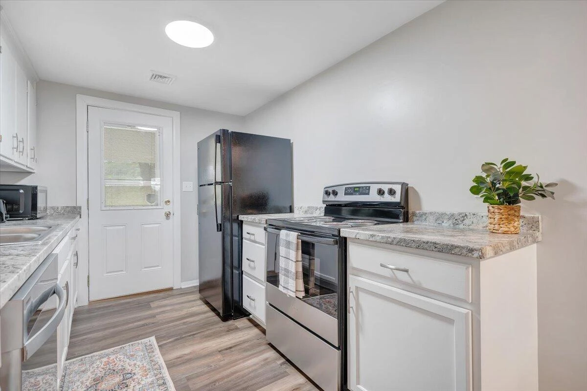39 DAISY HILL LN - Photo 9