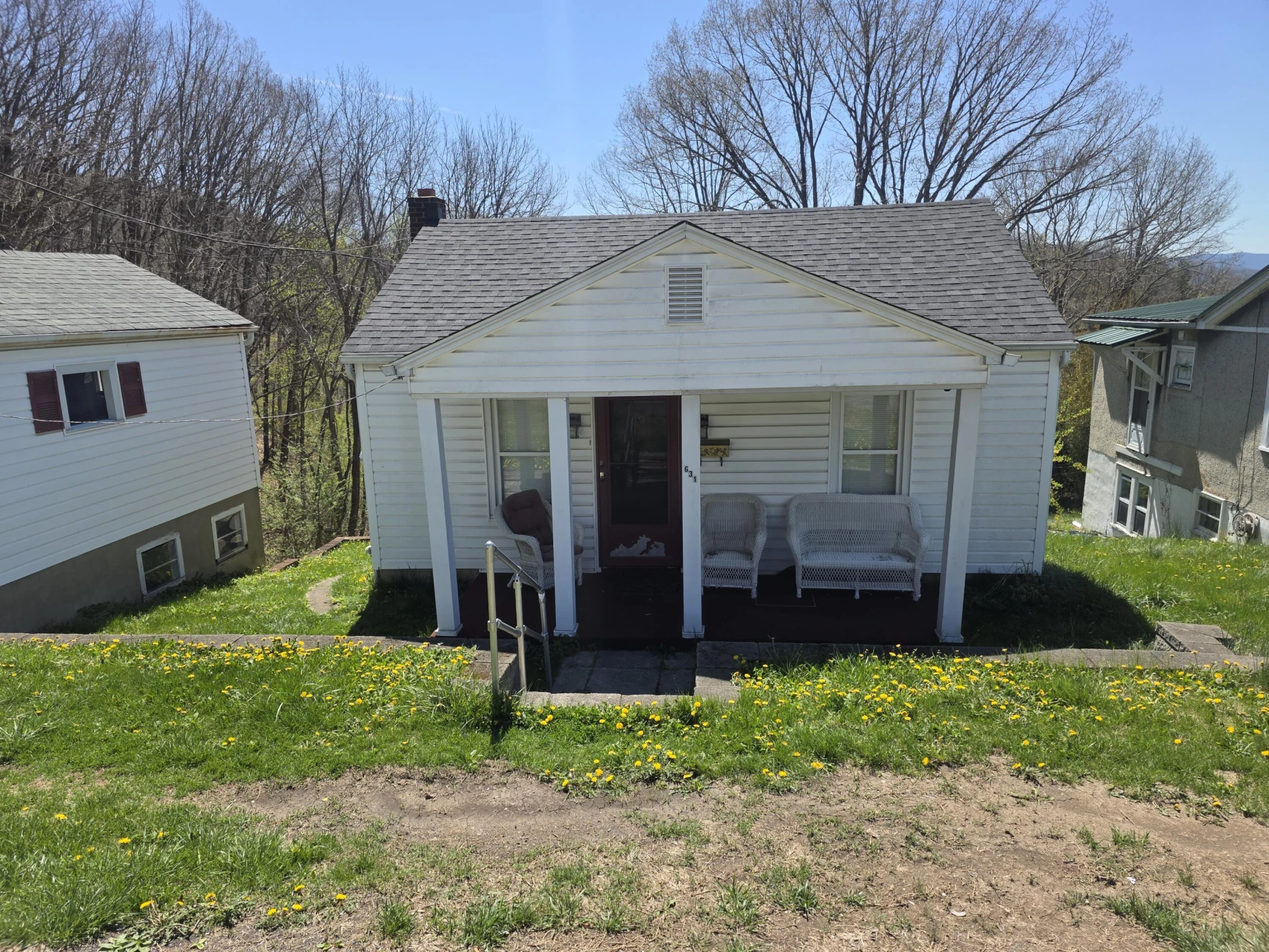 631 Kline ST