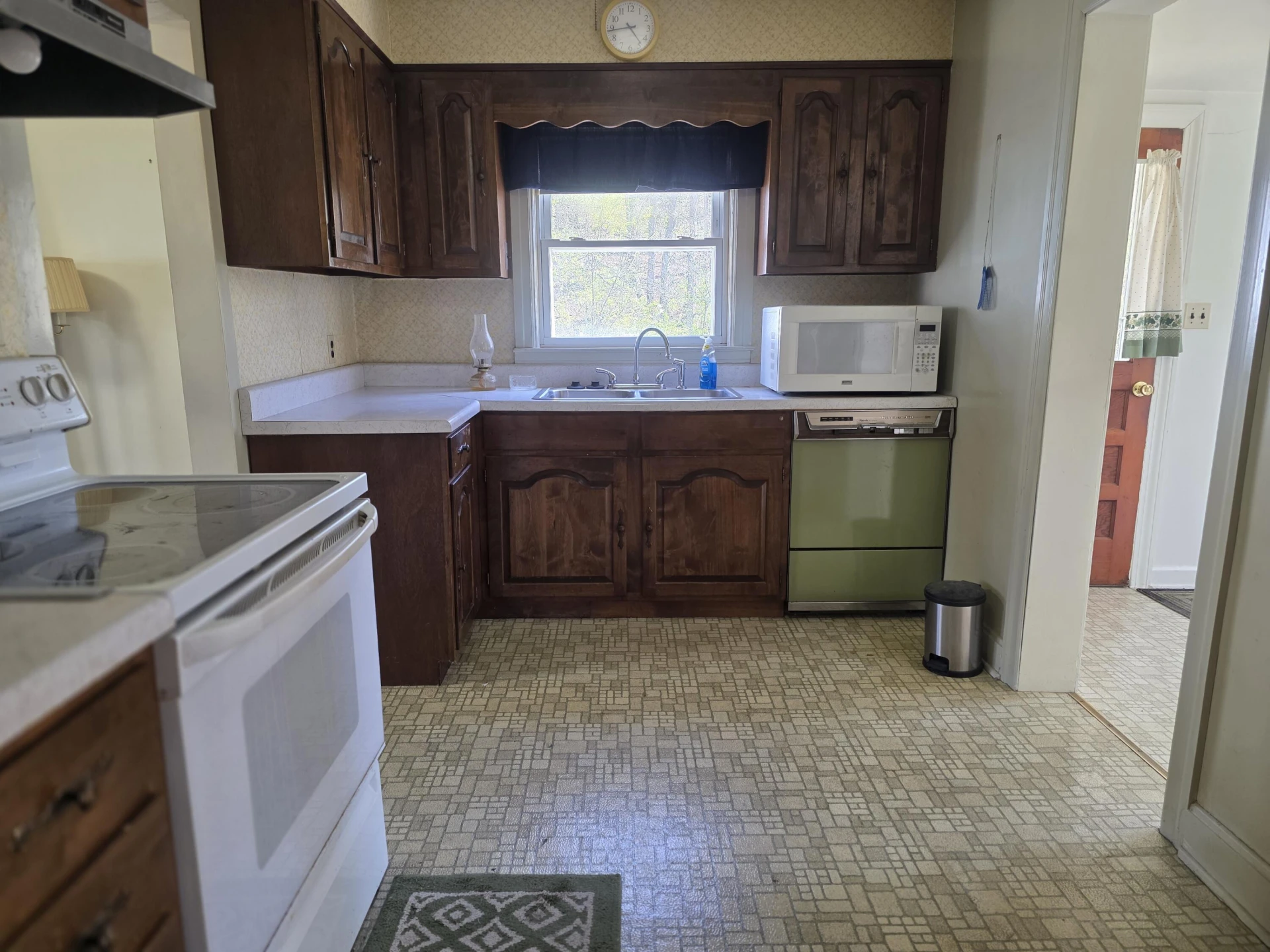 631 Kline ST - Photo 8