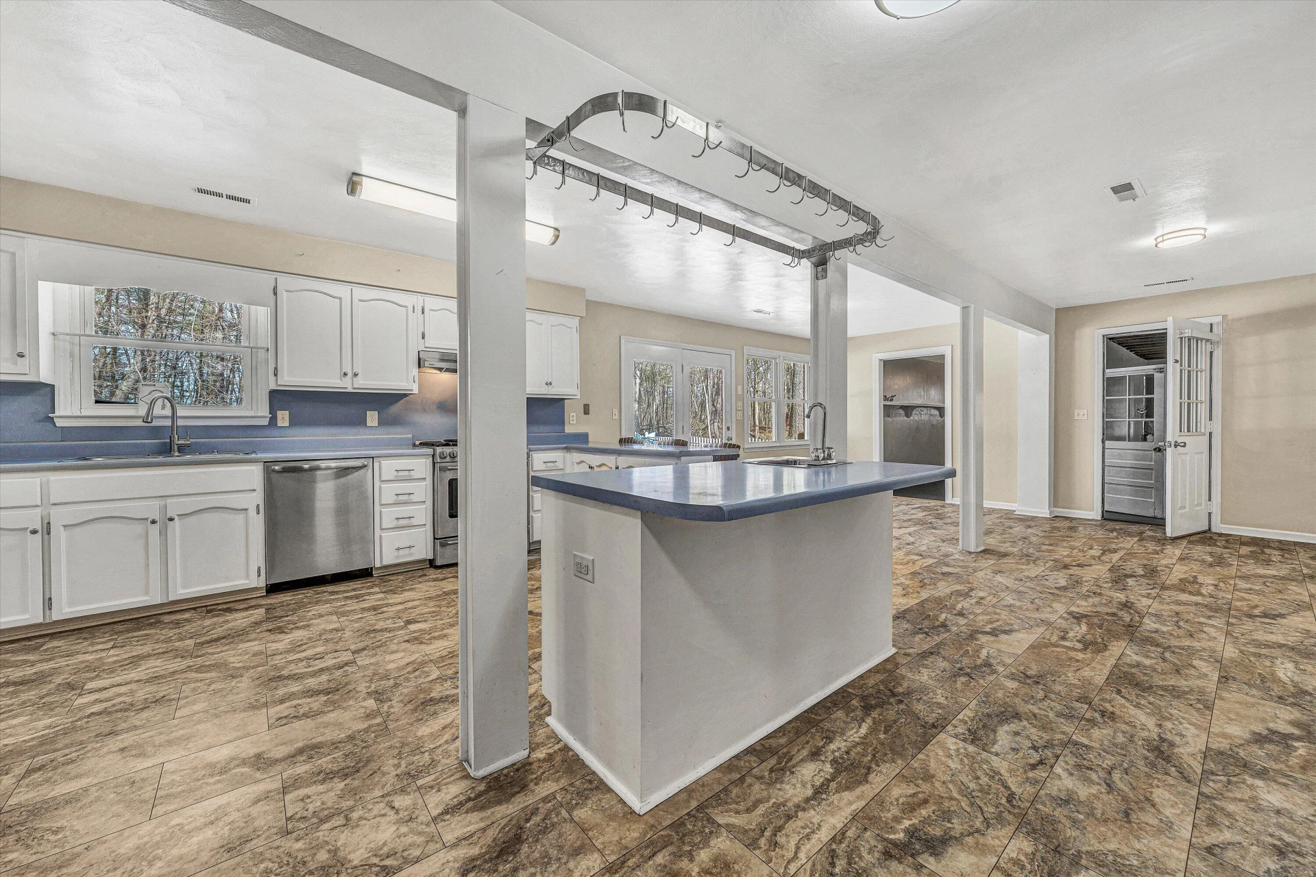 1427 Truman Hill RD - Photo 18