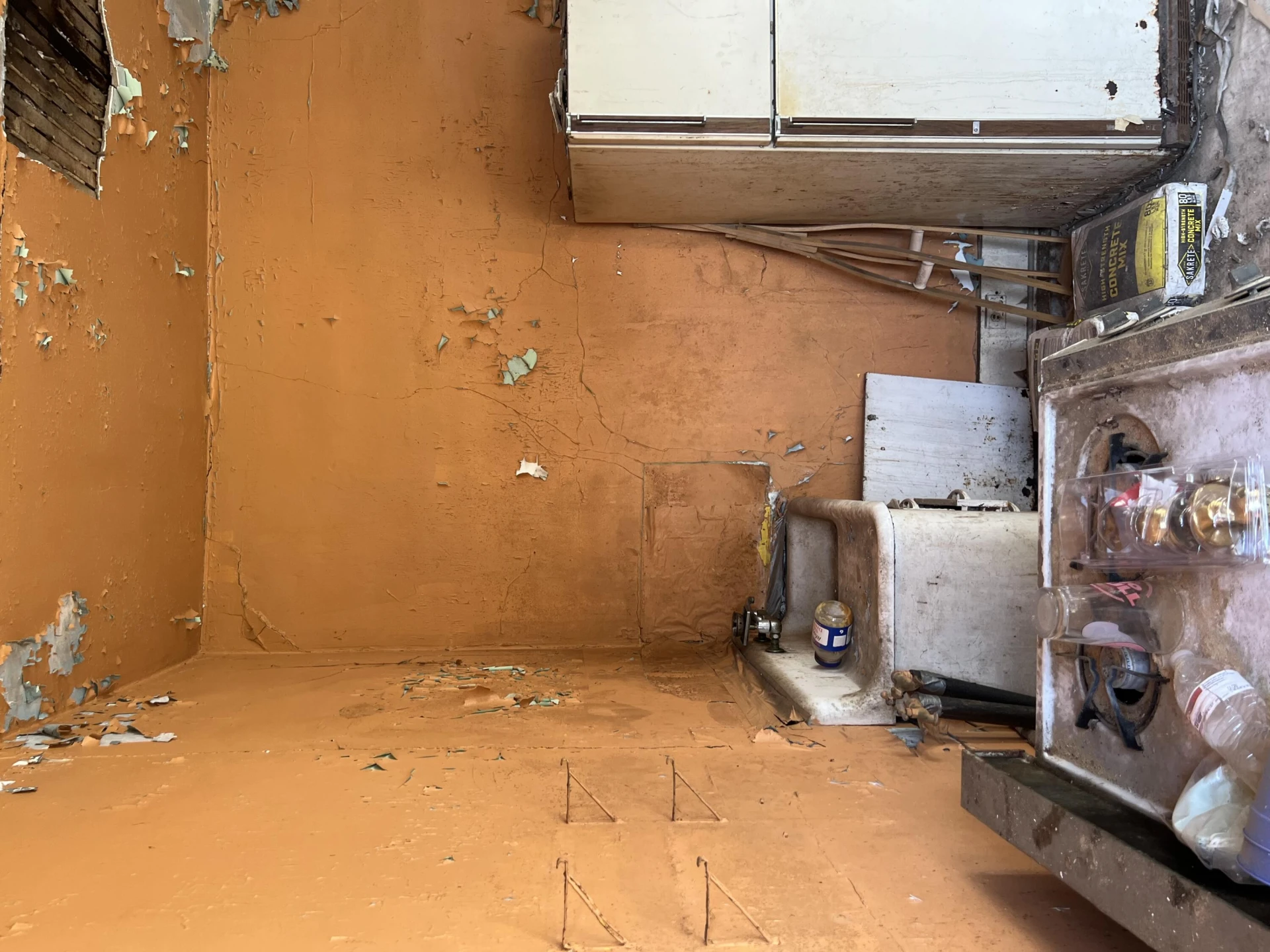 321 Pine ST - Photo 2