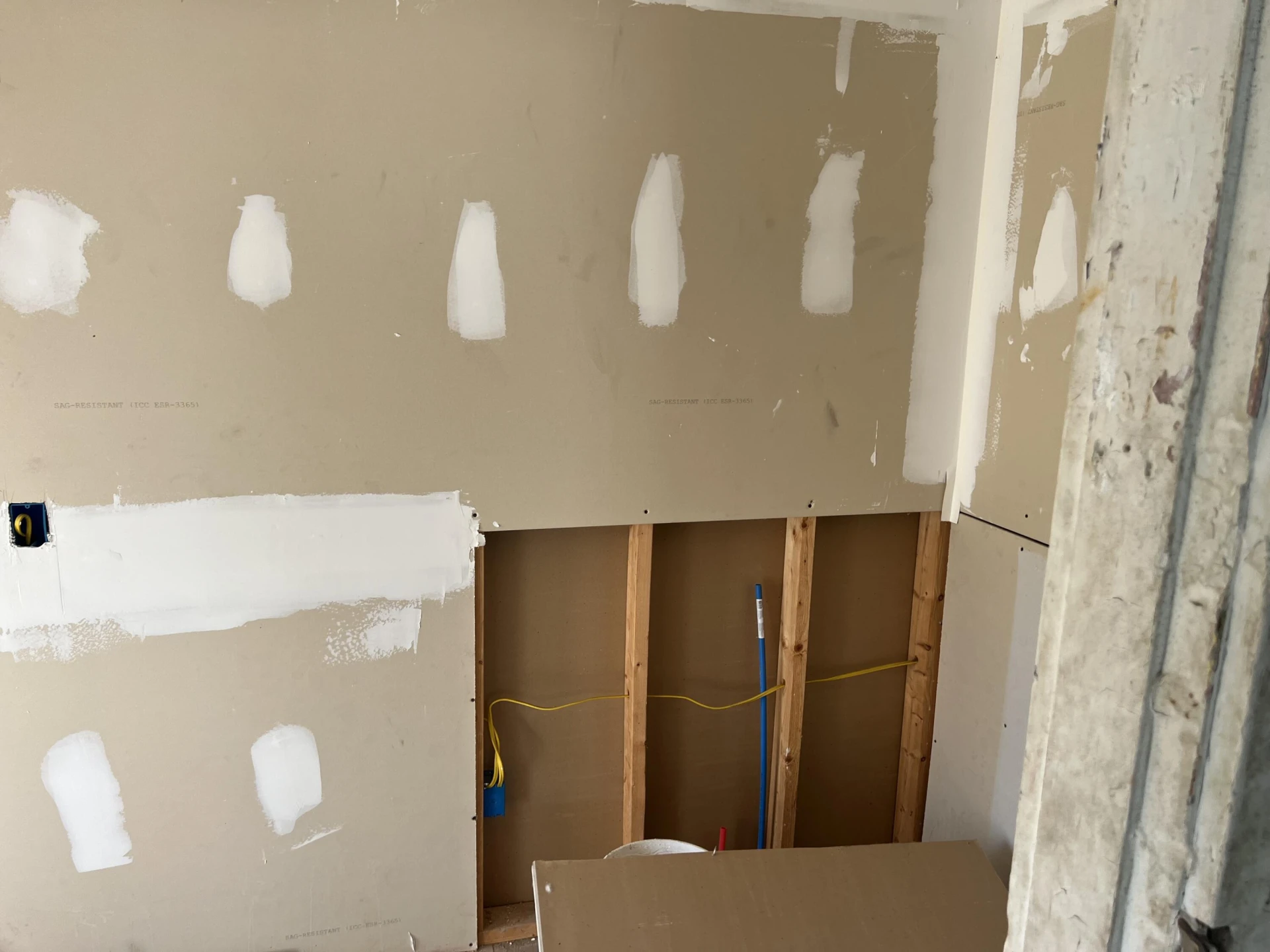 321 Pine ST - Photo 8