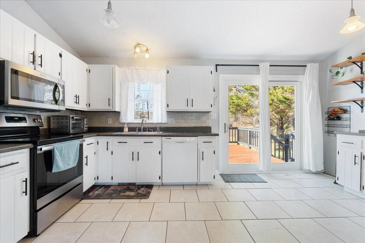 329 Holcomb Path RD - Photo 13
