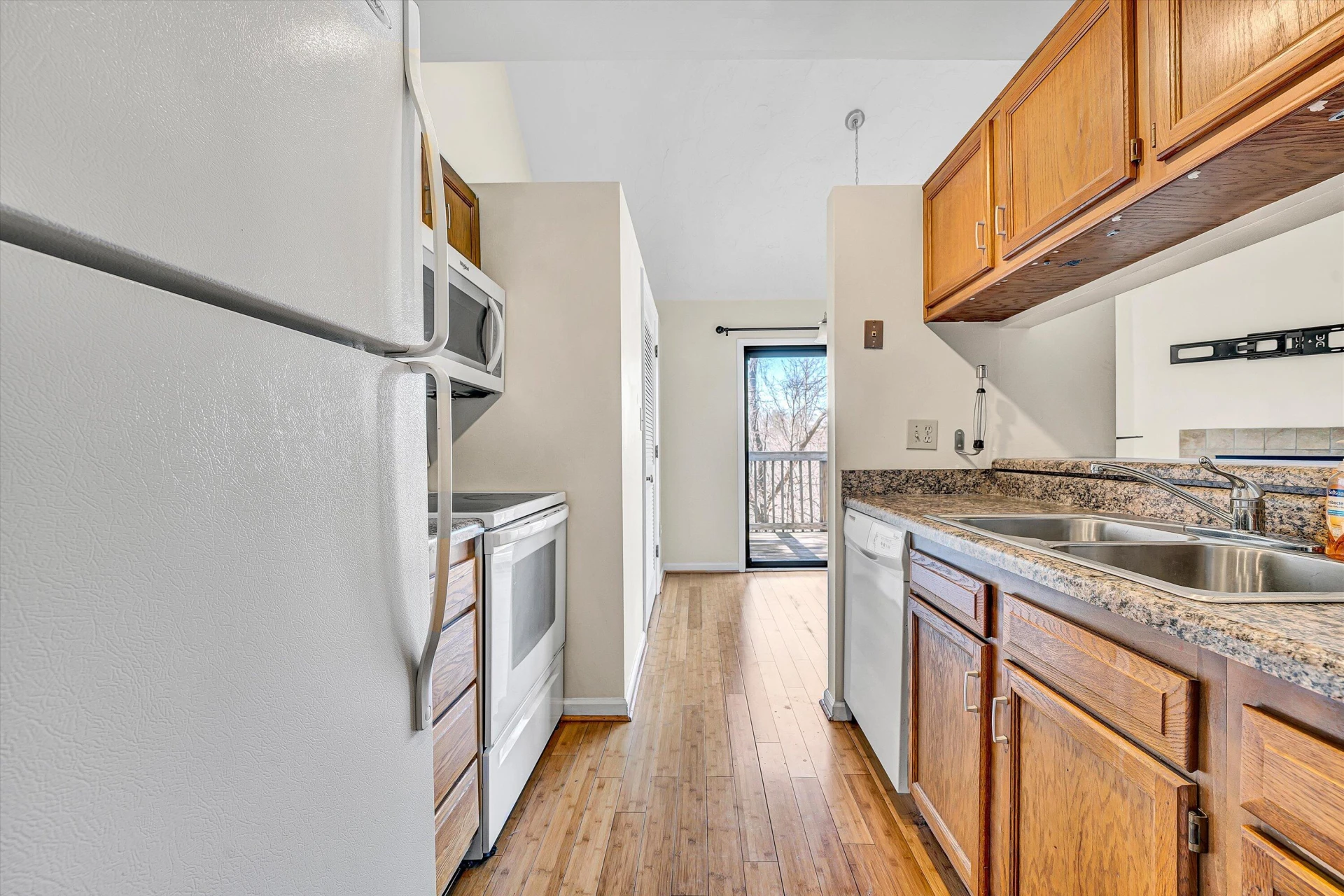 3339 Forest Ridge RD - Photo 10