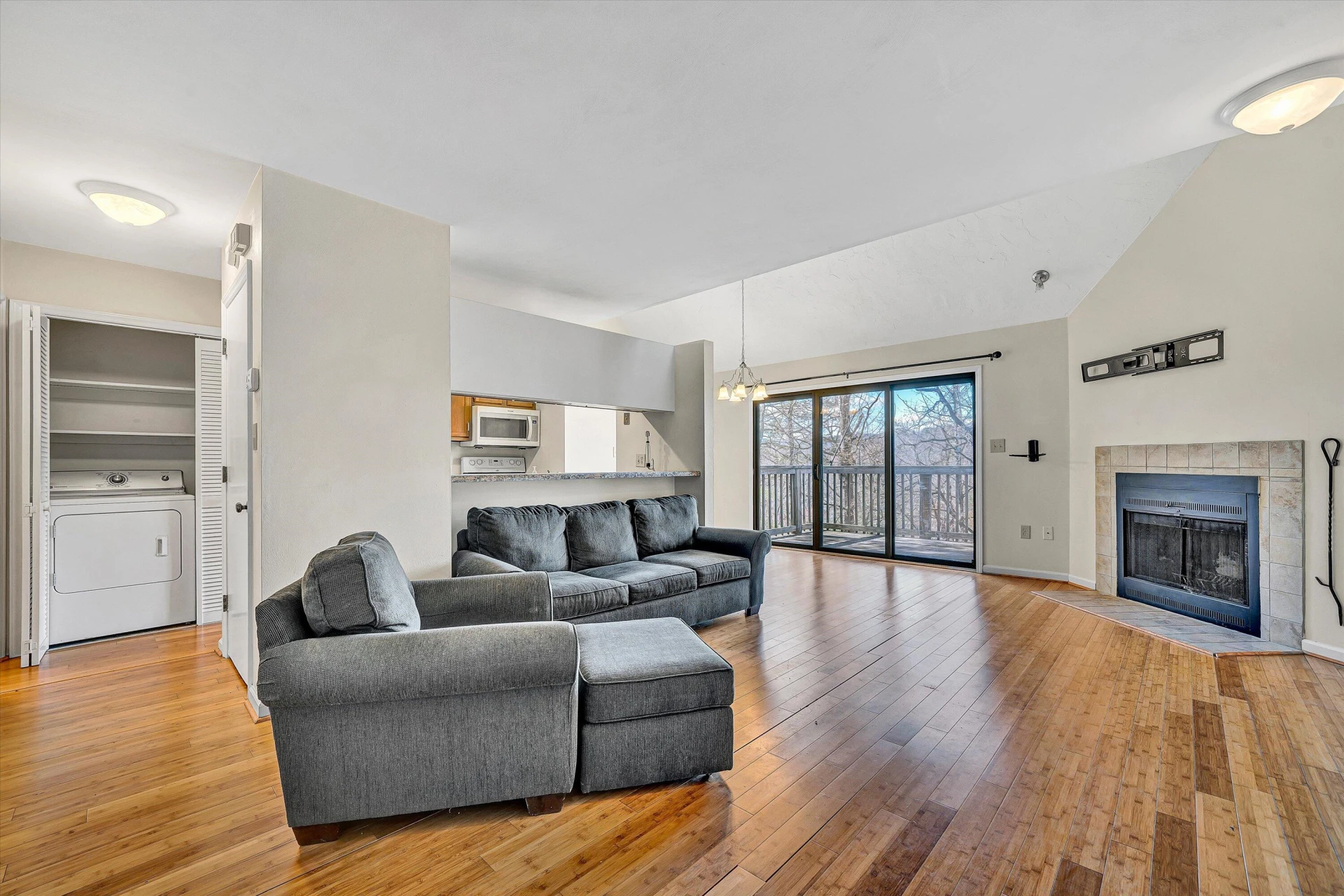3339 Forest Ridge RD - Photo 5