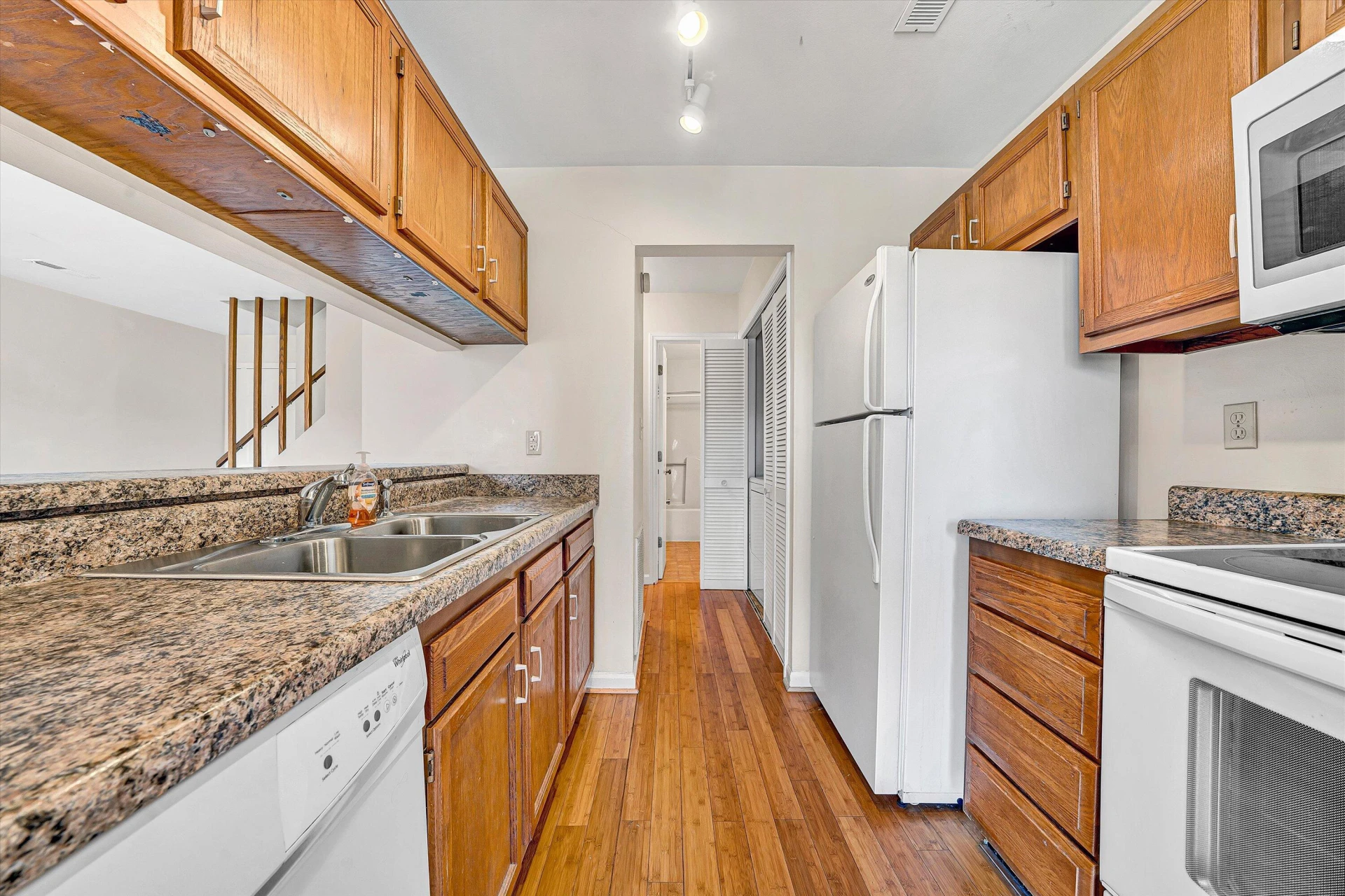 3339 Forest Ridge RD - Photo 9