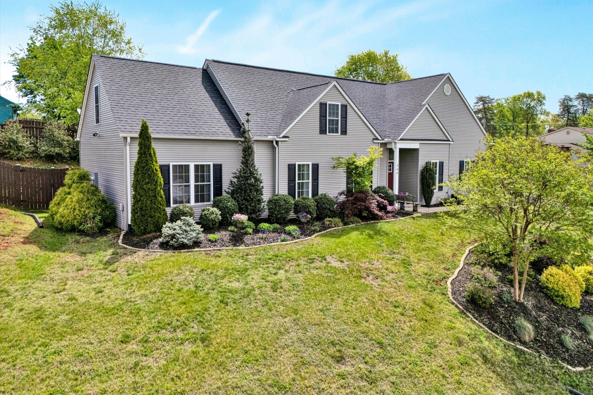 700 Bradford CIR