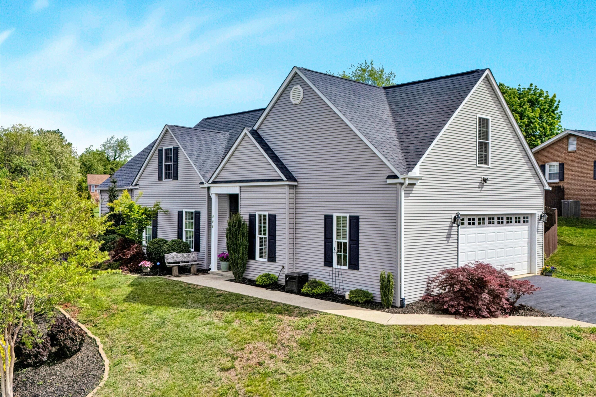 700 Bradford CIR - Photo 2