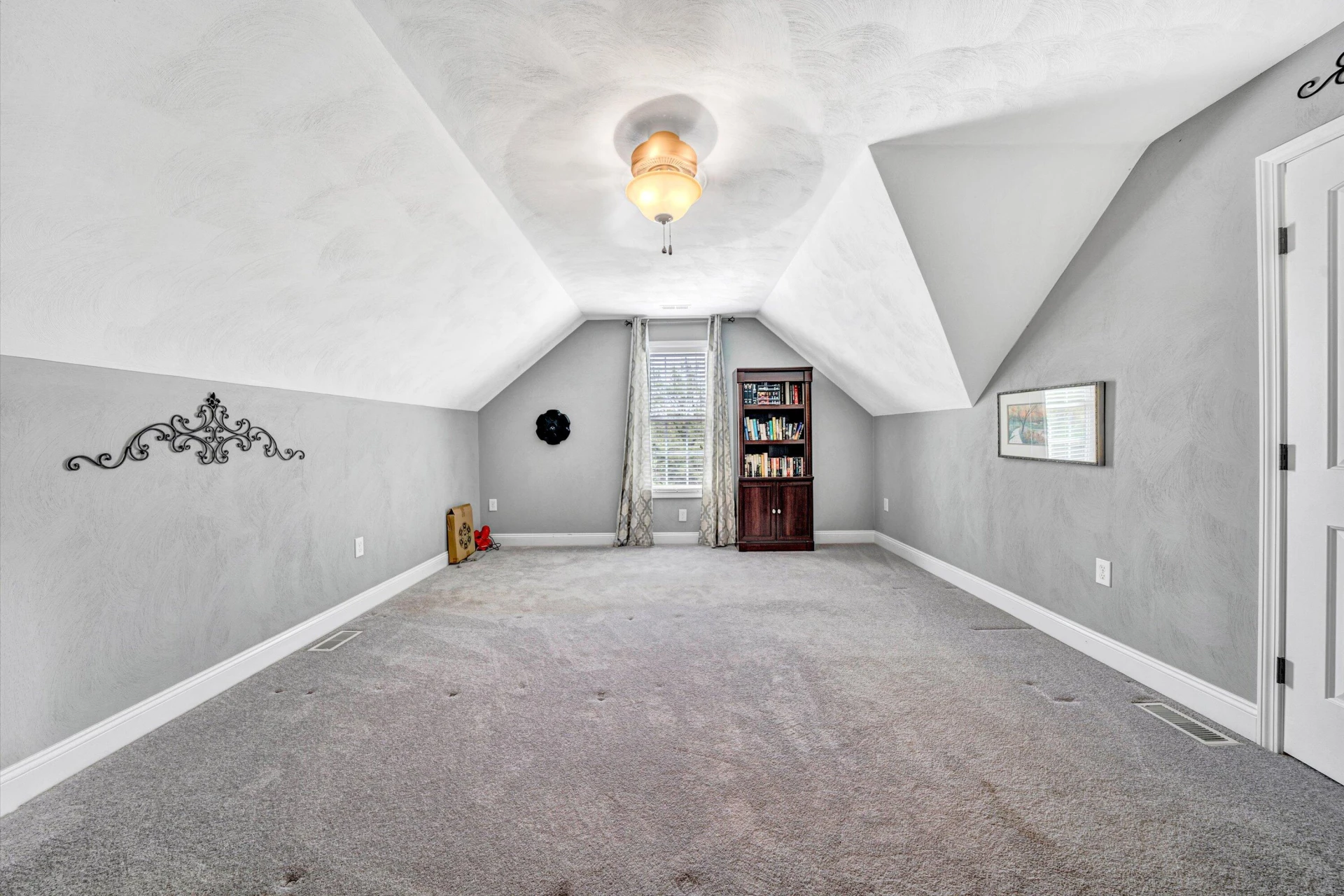 700 Bradford CIR - Photo 24