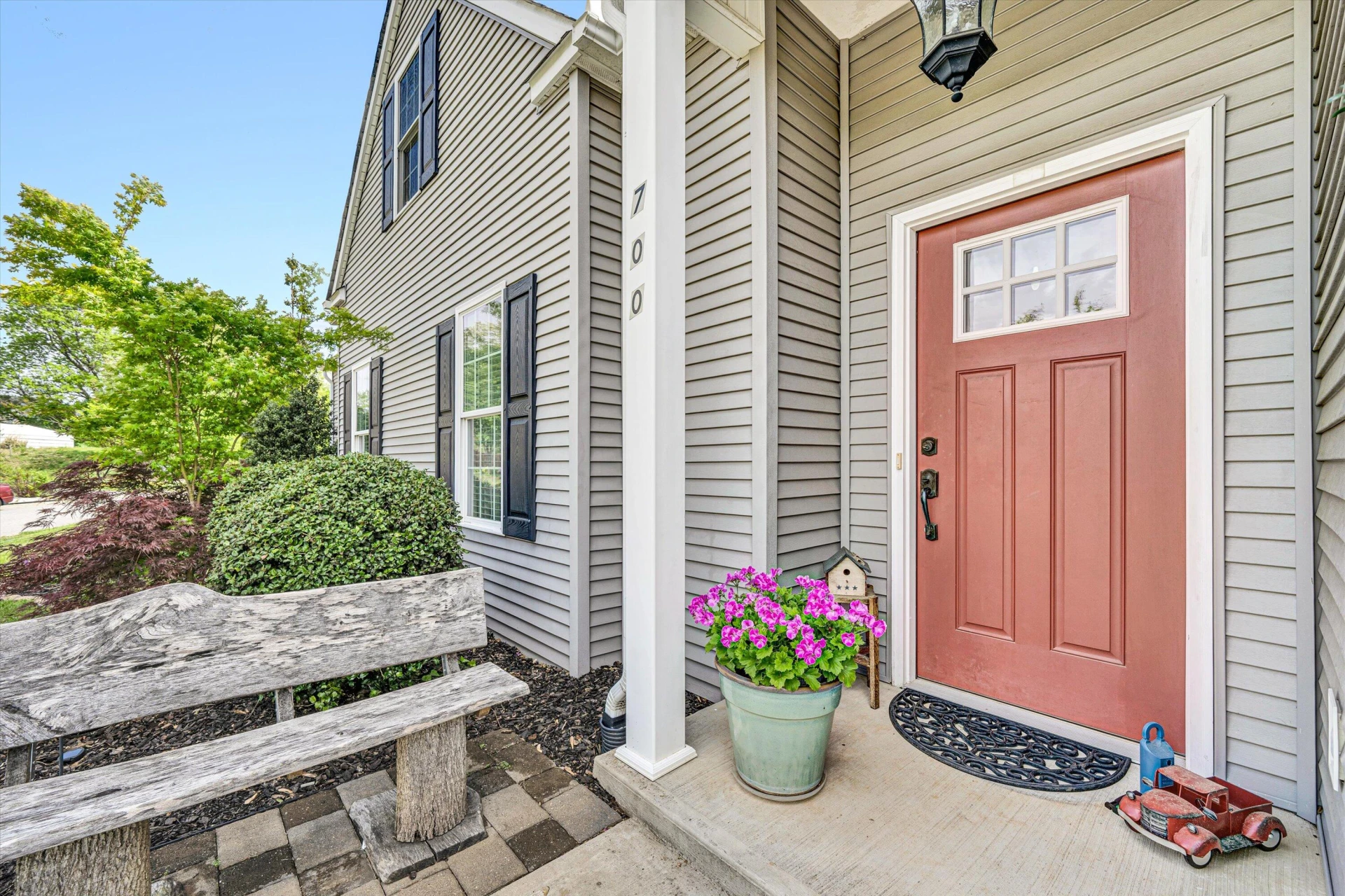 700 Bradford CIR - Photo 3