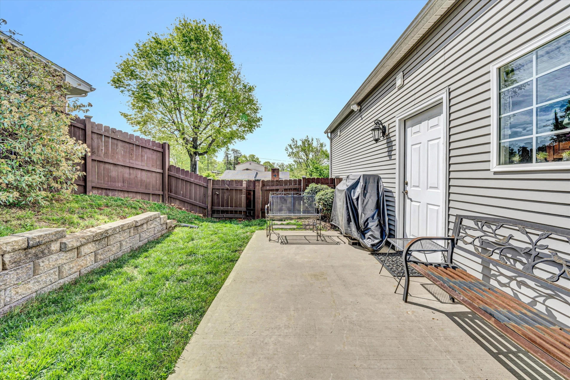 700 Bradford CIR - Photo 32