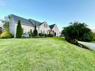 700 Bradford CIR - Photo 36