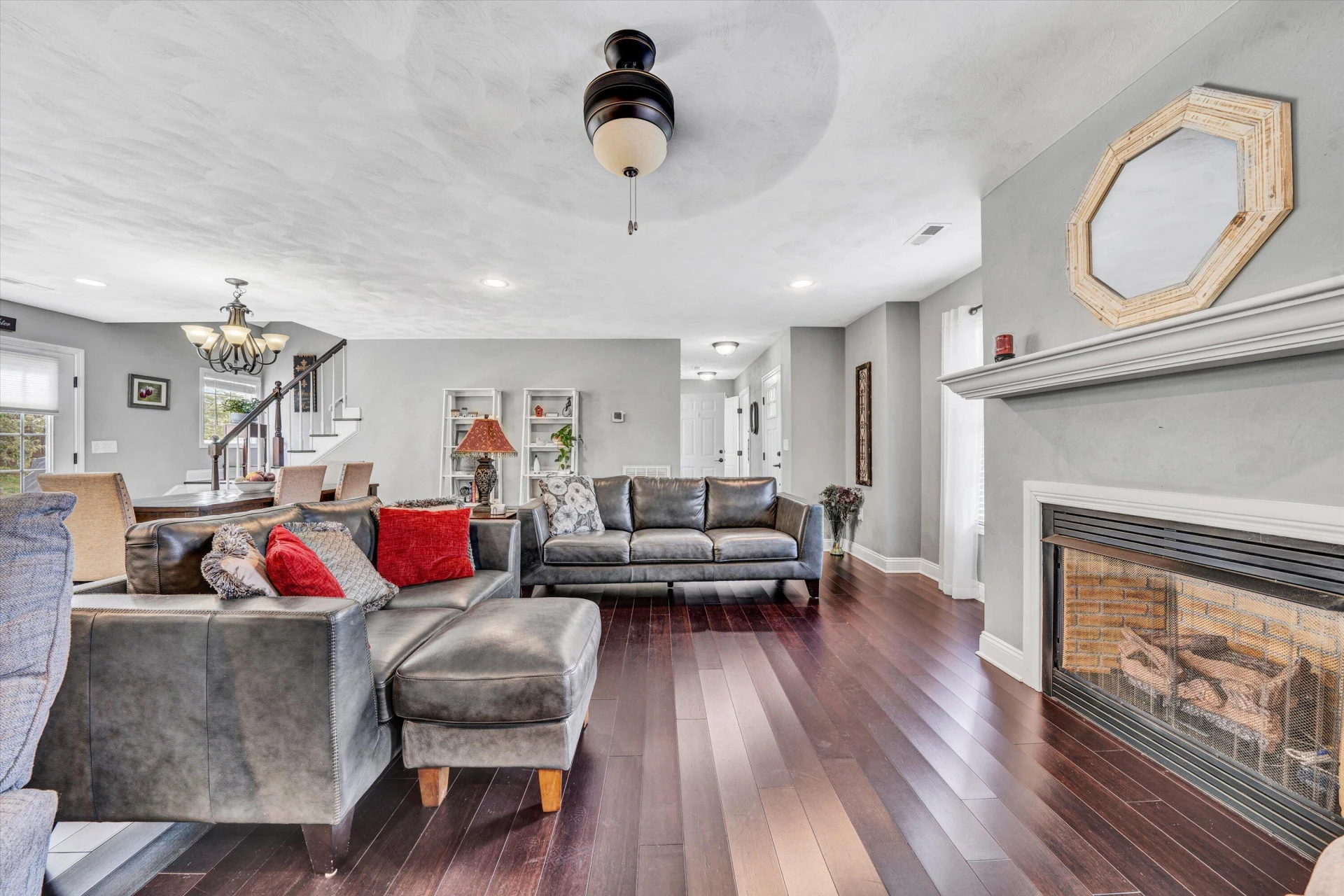 700 Bradford CIR - Photo 6