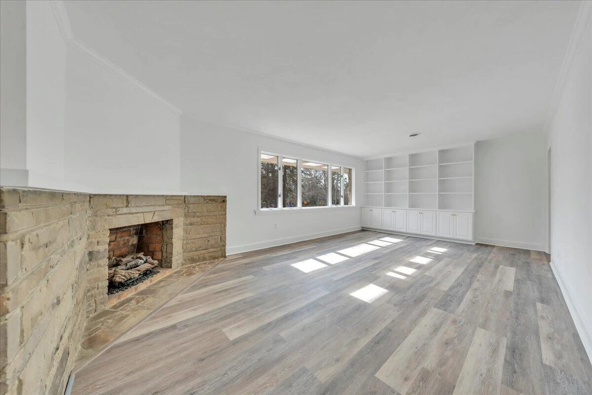 2104 Deyerle RD - Photo 10