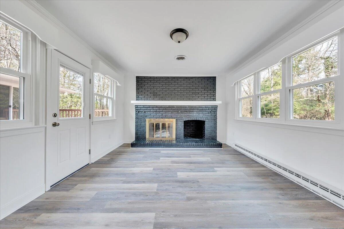 2104 Deyerle RD - Photo 11