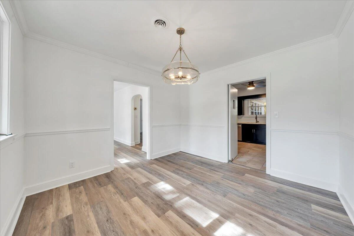2104 Deyerle RD - Photo 15