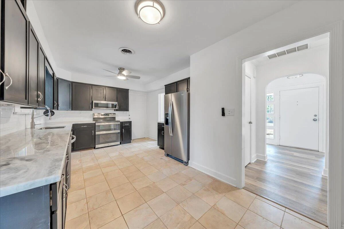2104 Deyerle RD - Photo 20