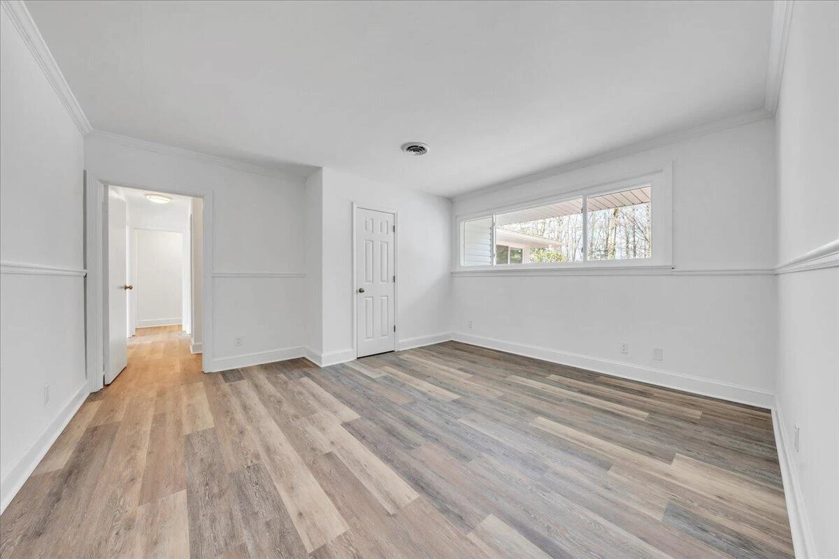 2104 Deyerle RD - Photo 21