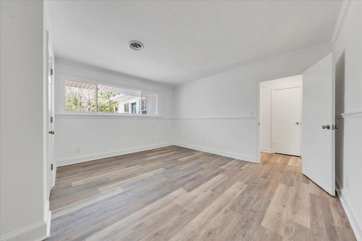 2104 Deyerle RD - Photo 23