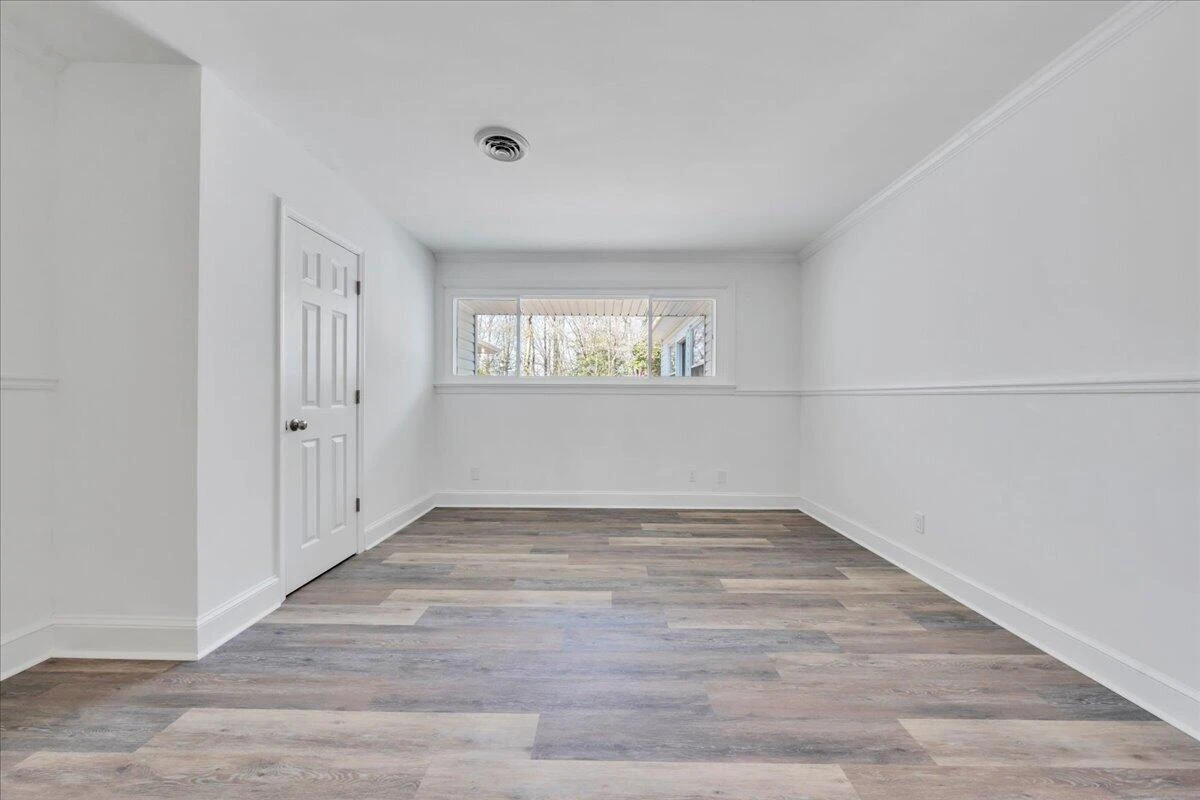2104 Deyerle RD - Photo 24
