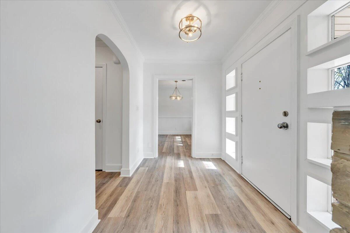 2104 Deyerle RD - Photo 30