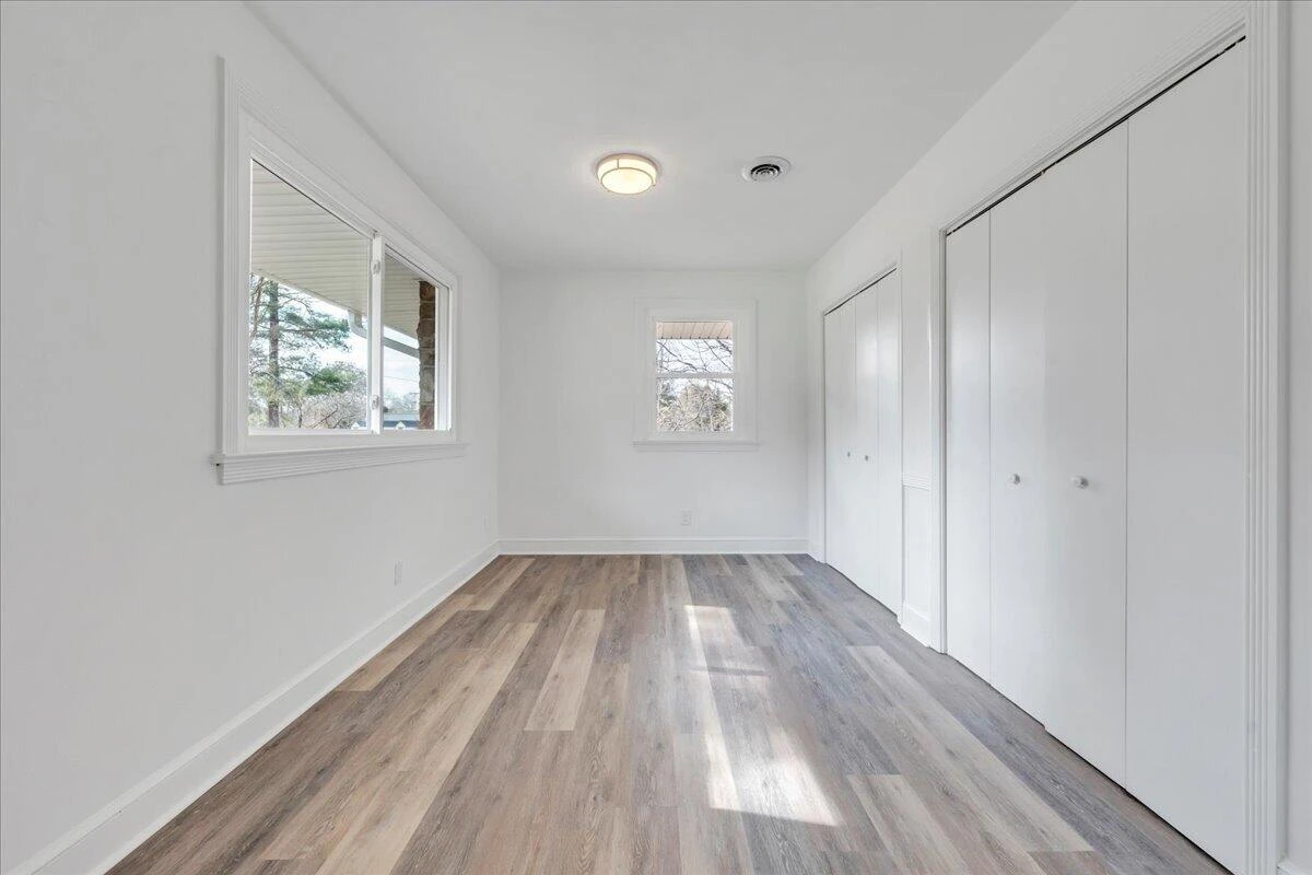 2104 Deyerle RD - Photo 32