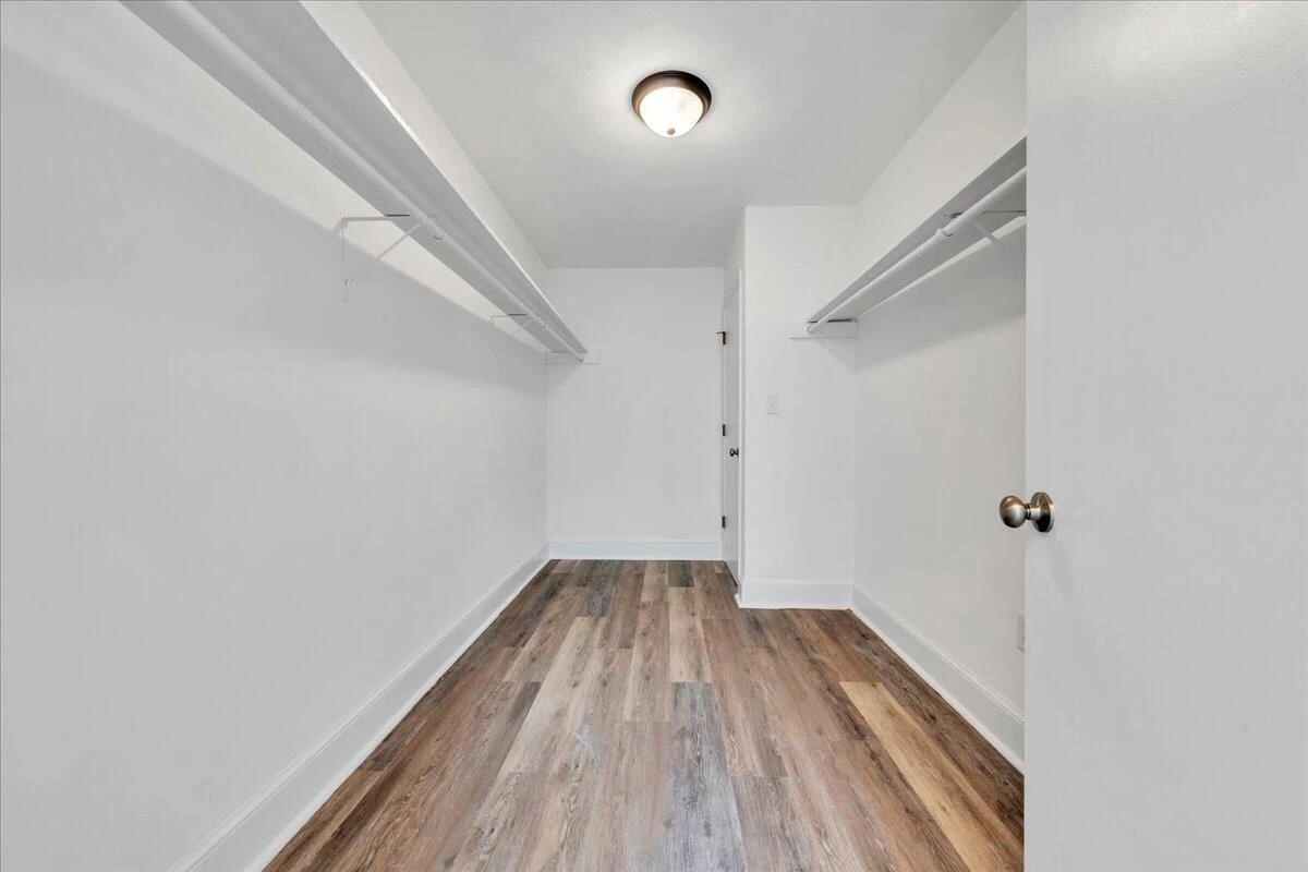 2104 Deyerle RD - Photo 34