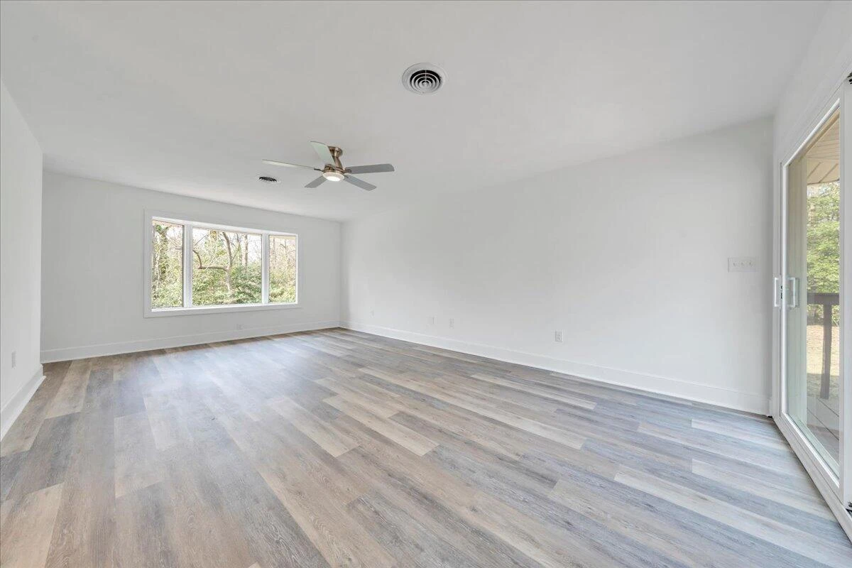 2104 Deyerle RD - Photo 35