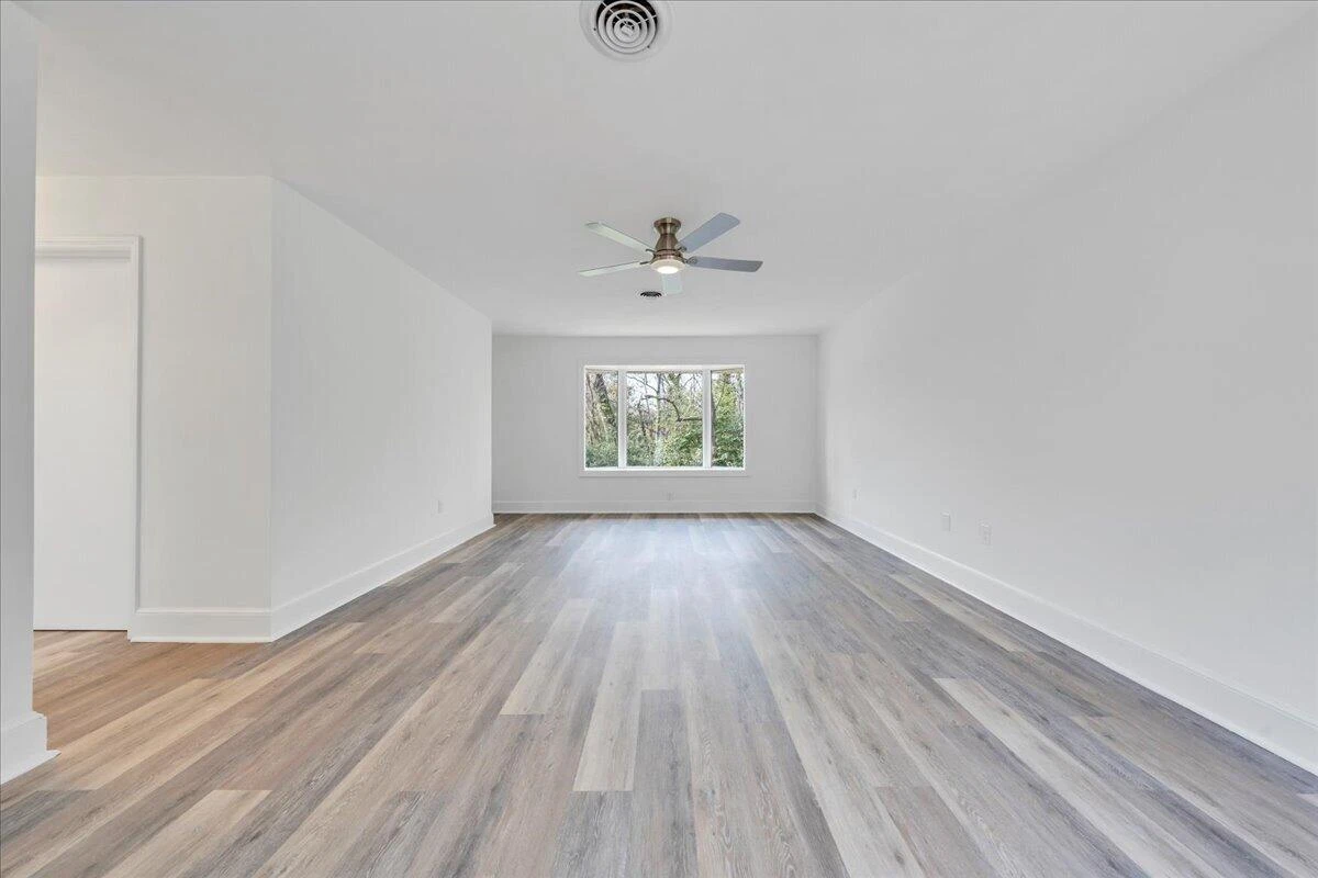 2104 Deyerle RD - Photo 36