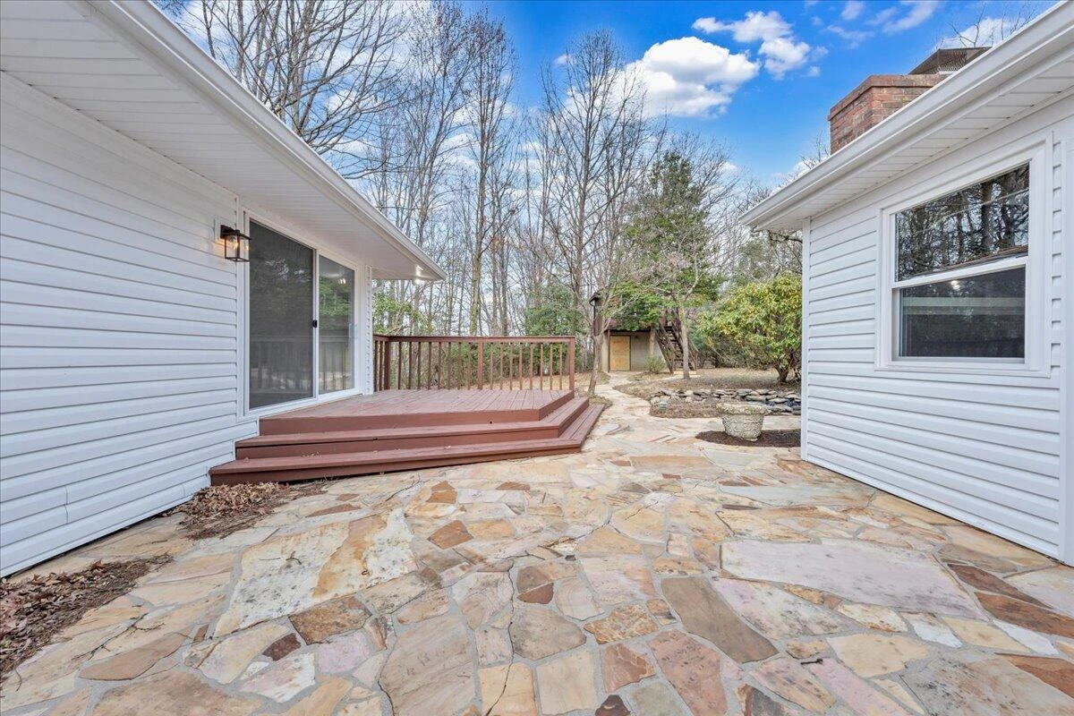 2104 Deyerle RD - Photo 39