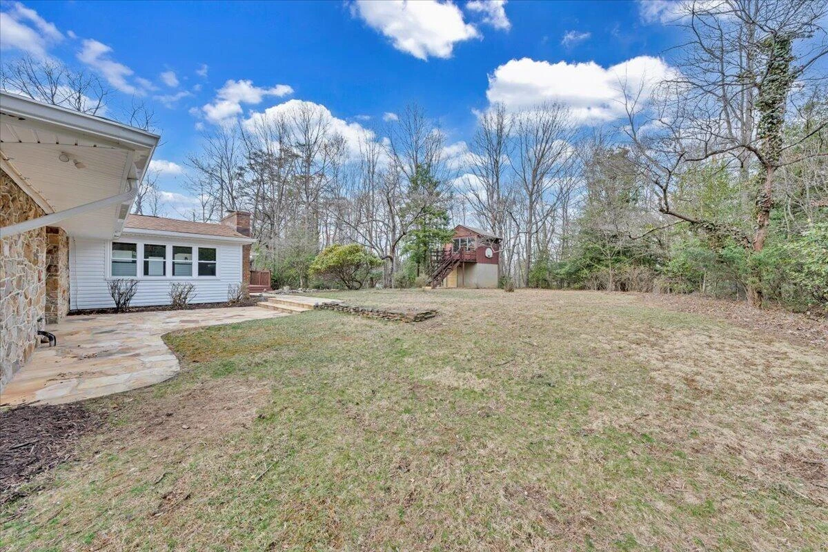 2104 Deyerle RD - Photo 40