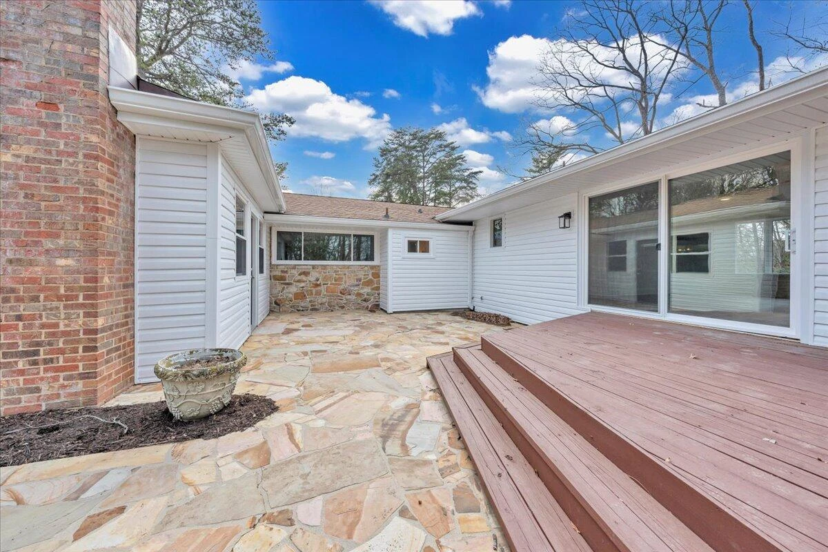 2104 Deyerle RD - Photo 41