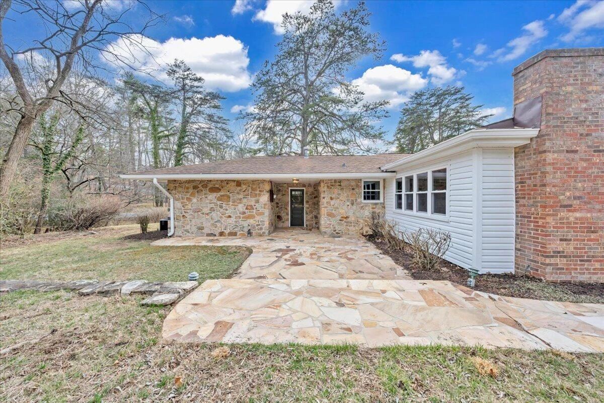 2104 Deyerle RD - Photo 42