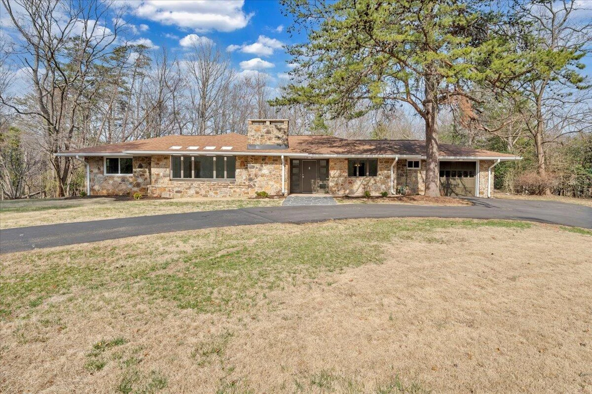 2104 Deyerle RD - Photo 48
