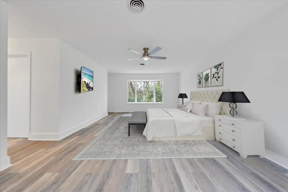 2104 Deyerle RD - Photo 5