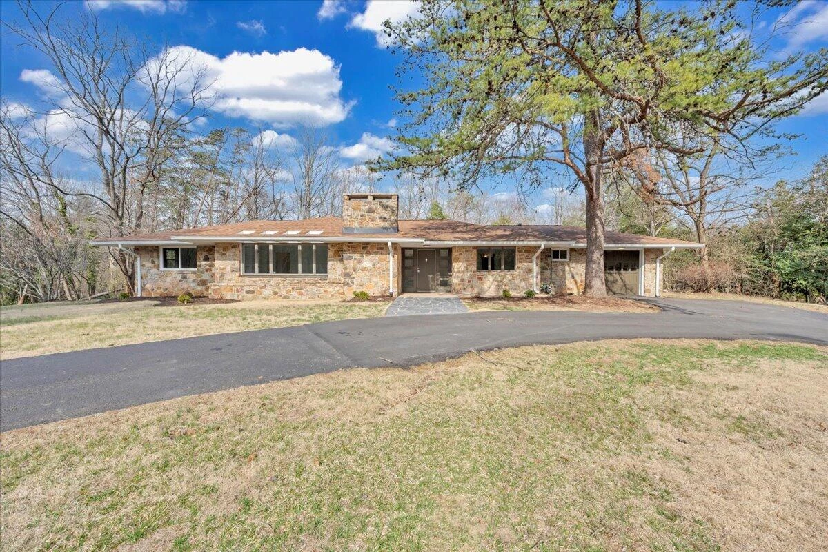 2104 Deyerle RD - Photo 51