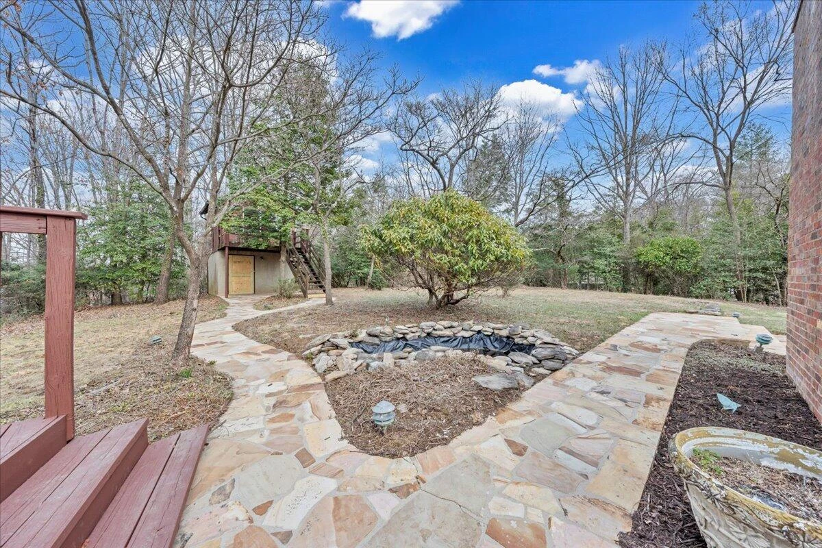 2104 Deyerle RD - Photo 7