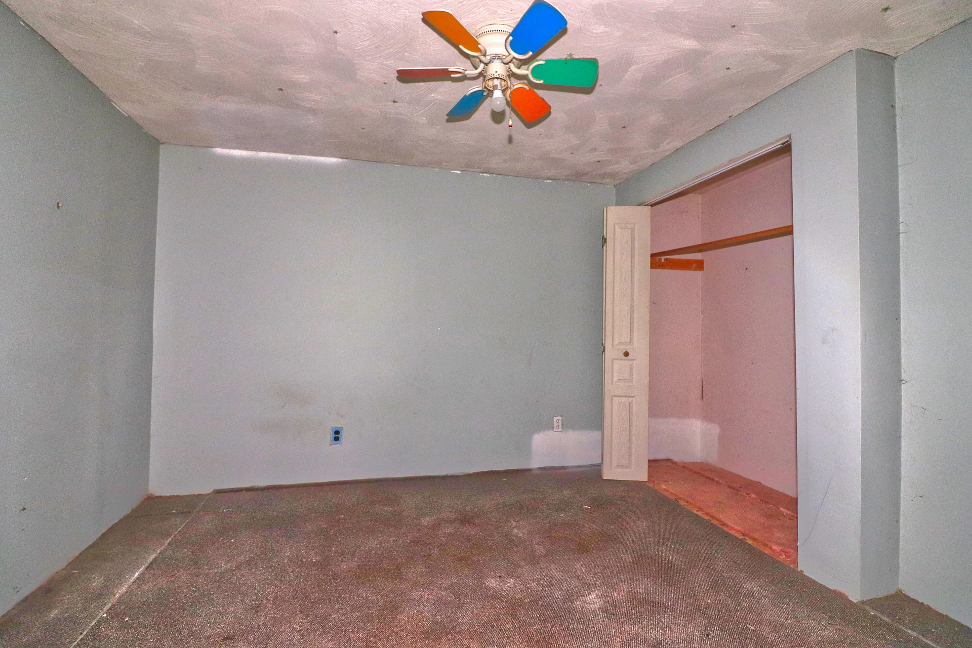 715 Giles ST - Photo 11