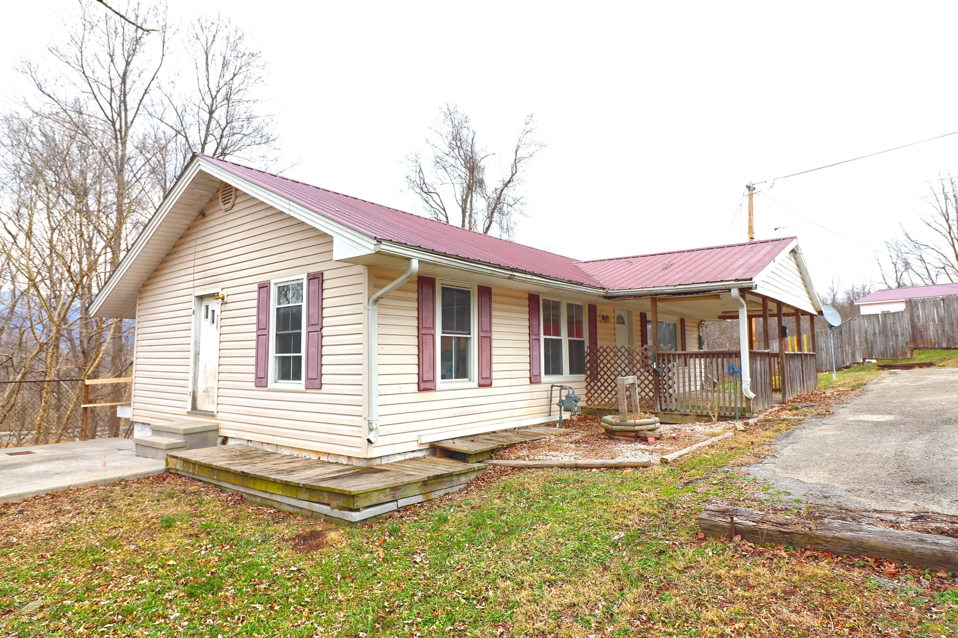 715 Giles ST - Photo 2