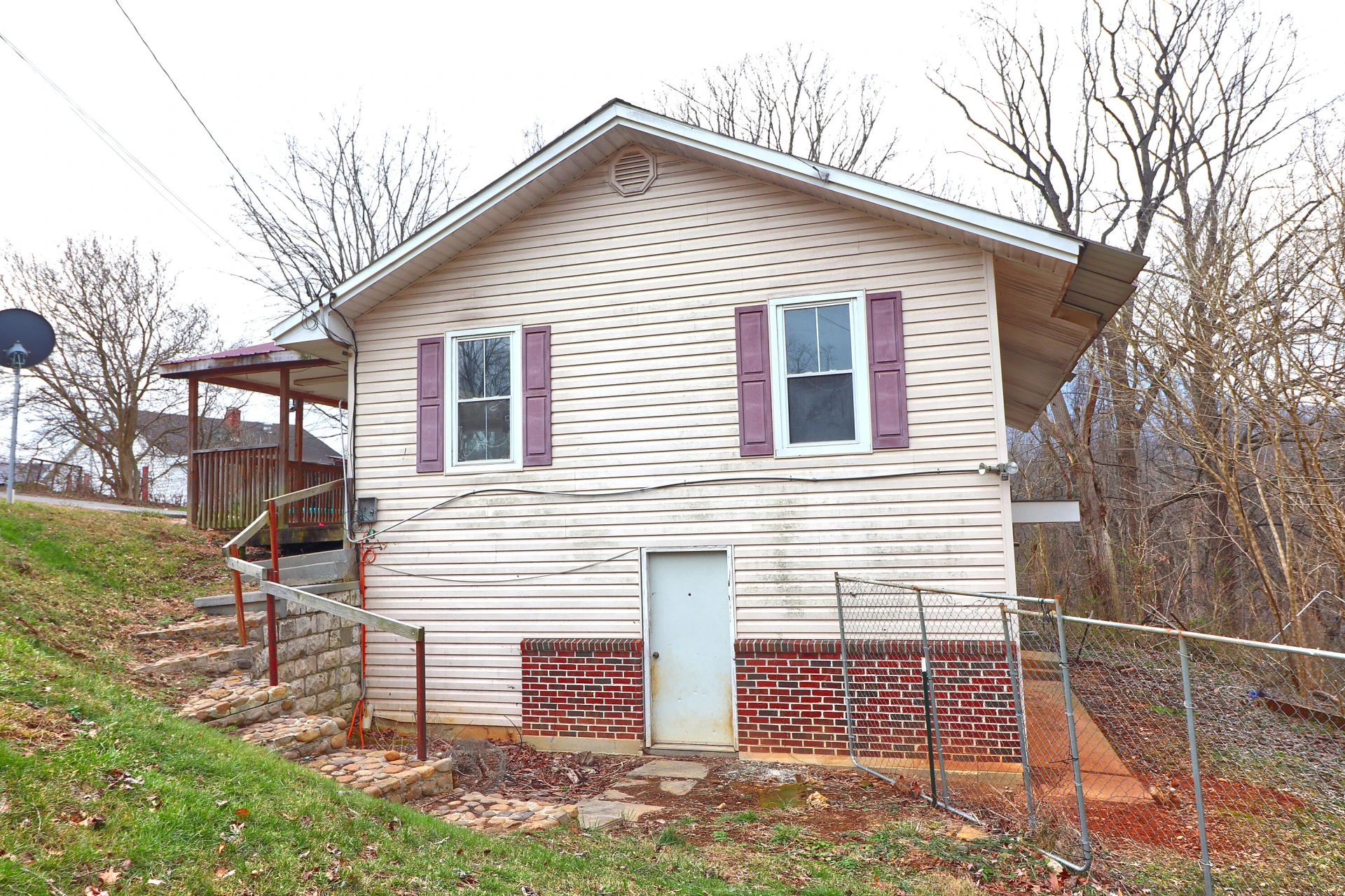 715 Giles ST - Photo 3