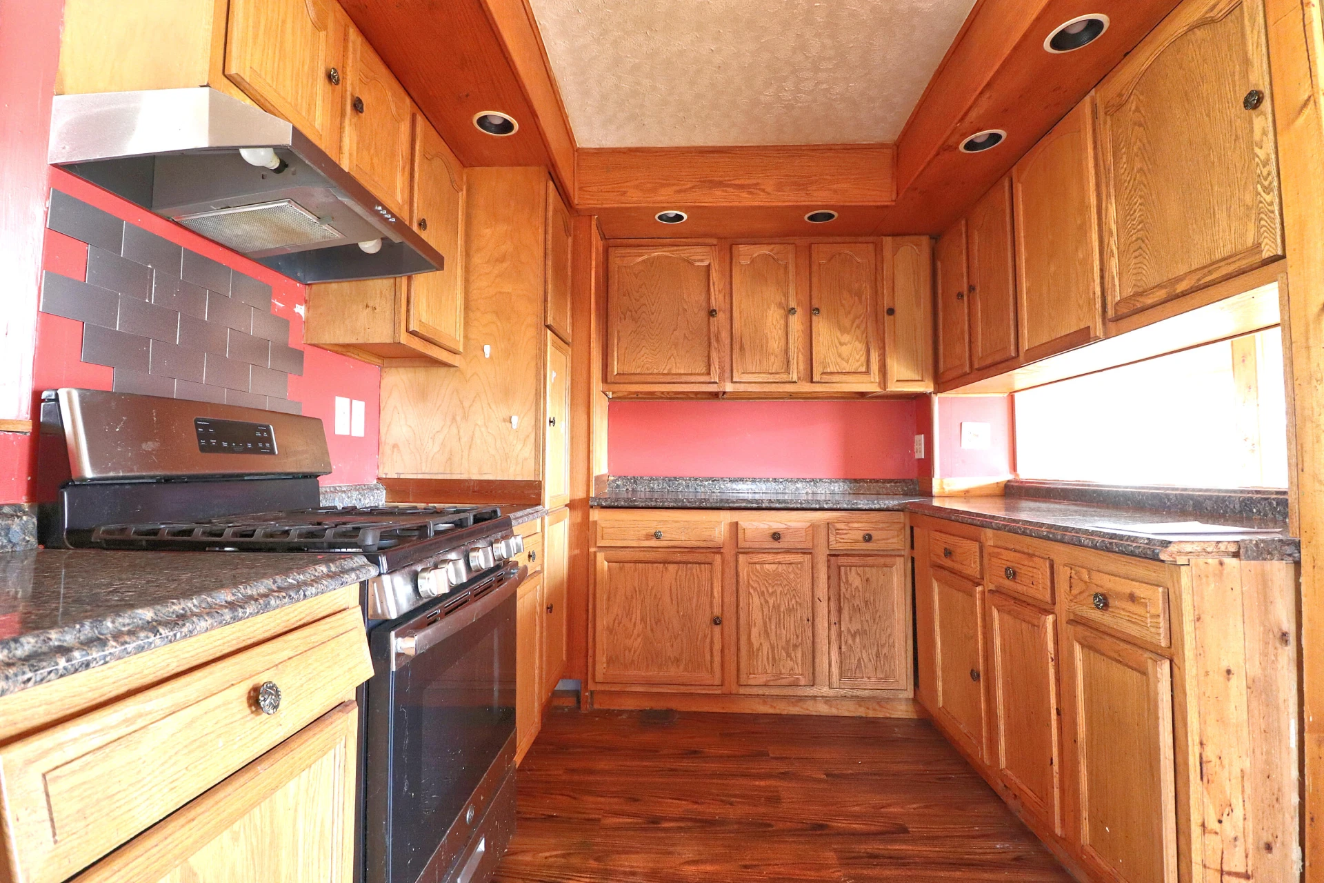 715 Giles ST - Photo 8